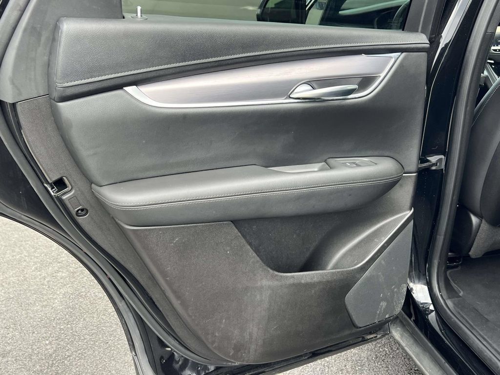 Used 2023 Cadillac XT5 Luxury AWD/4WD image 14