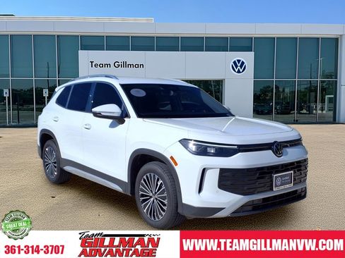 Certified 2025 Volkswagen Tiguan S image 1