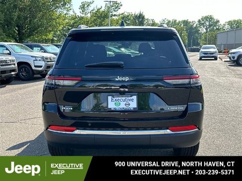 New 2025 Jeep Grand Cherokee Laredo w/ Luxury Tech Group I image 3