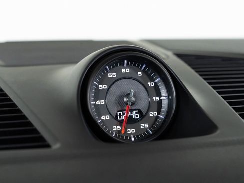 Used 2021 Porsche Cayenne Coupe image 27