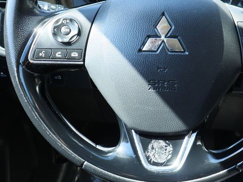 Used 2020 Mitsubishi Outlander SE image 57