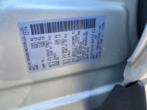 Used 2025 Nissan Rogue SV image 31