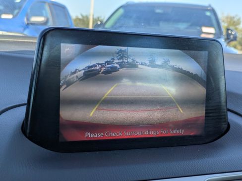 Used 2018 MAZDA MAZDA3 Touring image 24