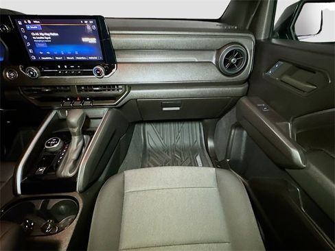 Used 2024 Chevrolet Colorado Trail Boss w/ Advanced Trailering Package image 26