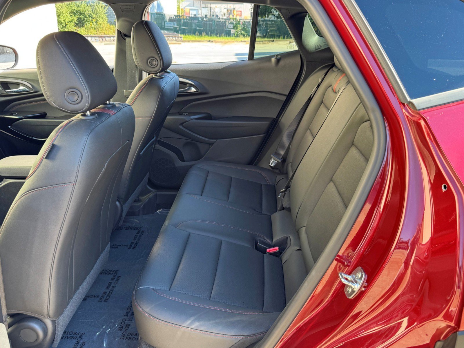 Used 2024 Chevrolet Trax RS w/ Sunroof Package FWD image 34