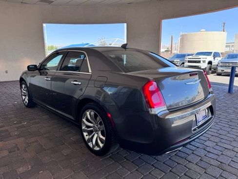 Used 2019 Chrysler 300 Limited RWD image 3