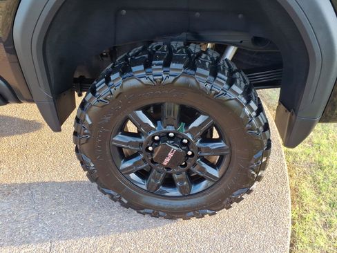 Used 2024 GMC Sierra 2500 AT4 w/ AT4 Premium Plus Package image 8