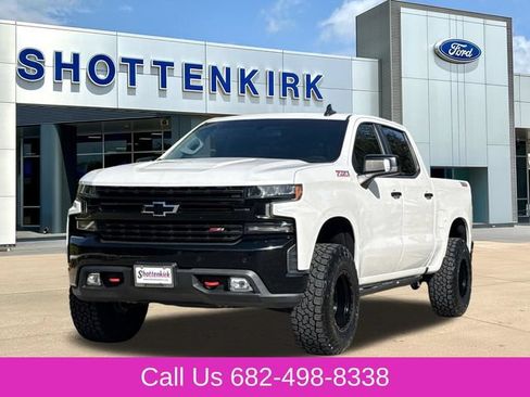 Used 2021 Chevrolet Silverado 1500 LT Trail Boss w/ LT Trail Boss Premium Package AWD/4WD image 3