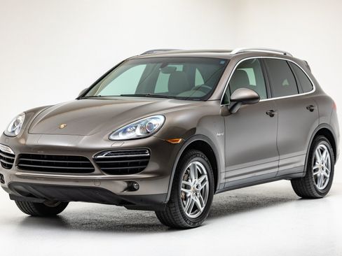 Used 2014 Porsche Cayenne S image 1