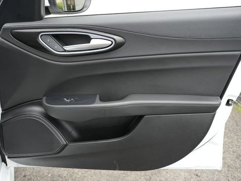 Used 2017 Alfa Romeo Giulia AWD image 34