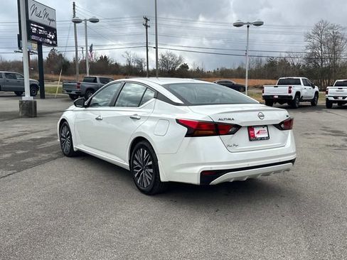 Used 2024 Nissan Altima 2.5 SV image 6