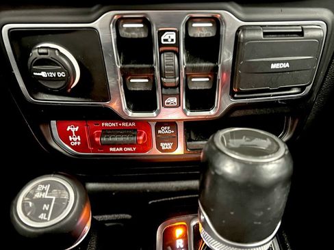 Used 2021 Jeep Wrangler Unlimited Rubicon w/ Dual Top Group image 36