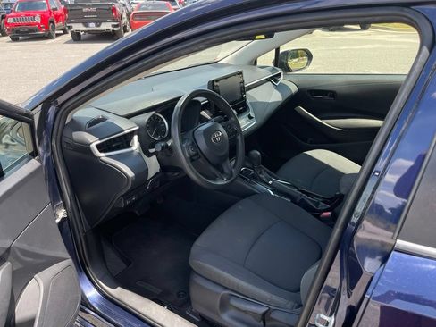 Used 2022 Toyota Corolla LE FWD image 31