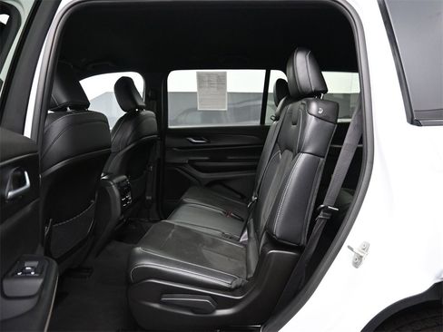 Used 2023 Jeep Grand Cherokee L Altitude image 19