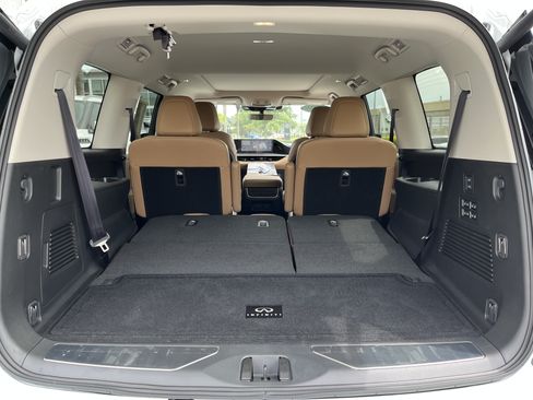 Certified 2026 INFINITI QX80 Luxe w/ Cargo Package AWD/4WD image 22