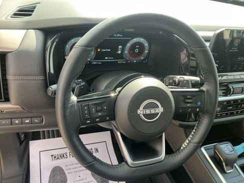 Used 2024 Nissan Pathfinder Platinum w/ Cargo Package image 15