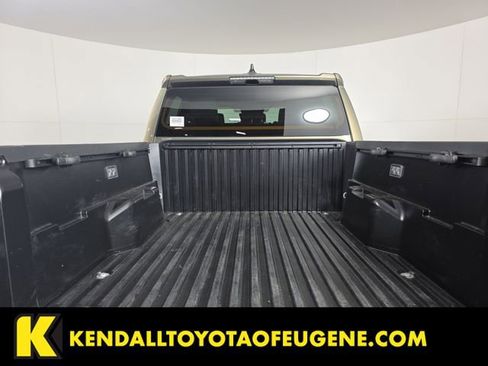 Certified 2025 Toyota Tacoma TRD Off-Road AWD/4WD image 9