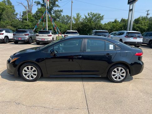 Used 2024 Toyota Corolla LE FWD image 6