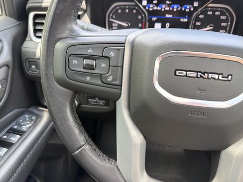 Used 2021 GMC Yukon Denali w/ Denali Ultimate Package AWD/4WD image 19