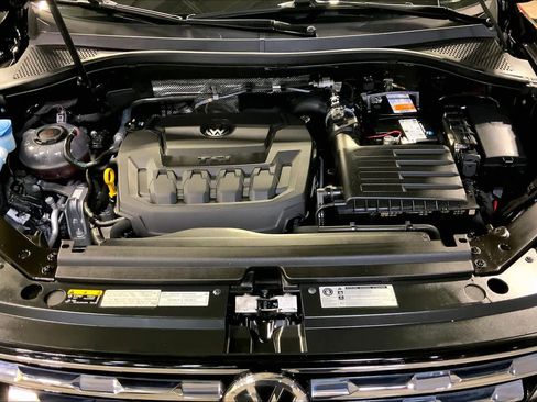 Used 2020 Volkswagen Tiguan SEL image 32