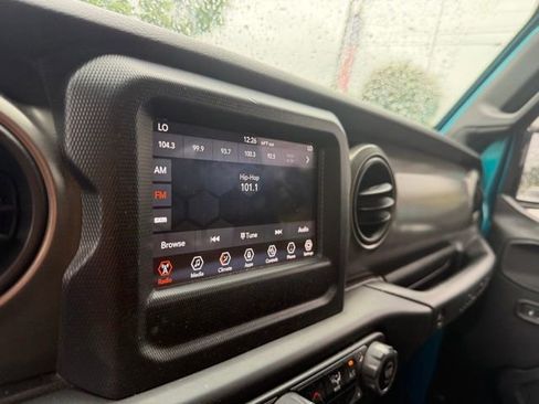 Used 2019 Jeep Wrangler Unlimited Sport S AWD/4WD image 9