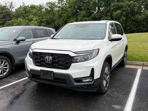 Used 2023 Honda Passport EX-L image 3