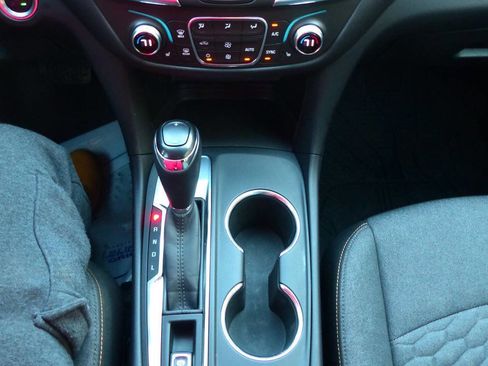 Used 2019 Chevrolet Equinox LT image 35