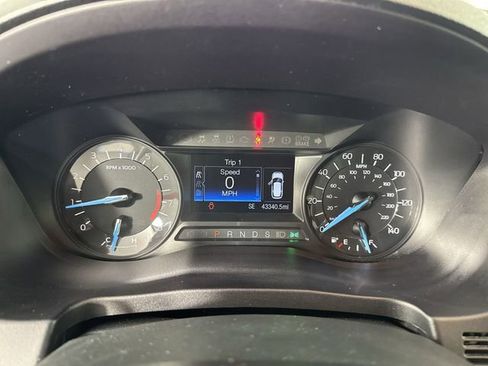 Used 2017 Ford Explorer XLT AWD/4WD image 16