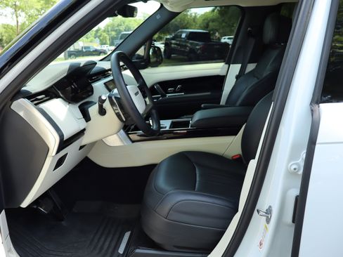 Used 2024 Land Rover Range Rover Long Wheelbase SE AWD/4WD image 23