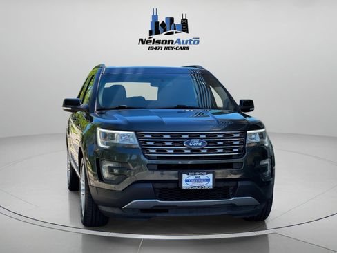 Used 2016 Ford Explorer XLT w/ Equipment Group 202A AWD/4WD image 2