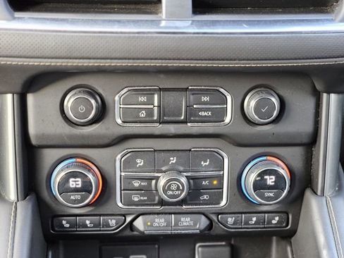 Used 2023 Chevrolet Suburban Premier image 24