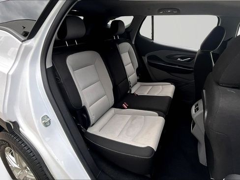 Used 2023 GMC Terrain SLE w/ Driver Convenience Package image 24