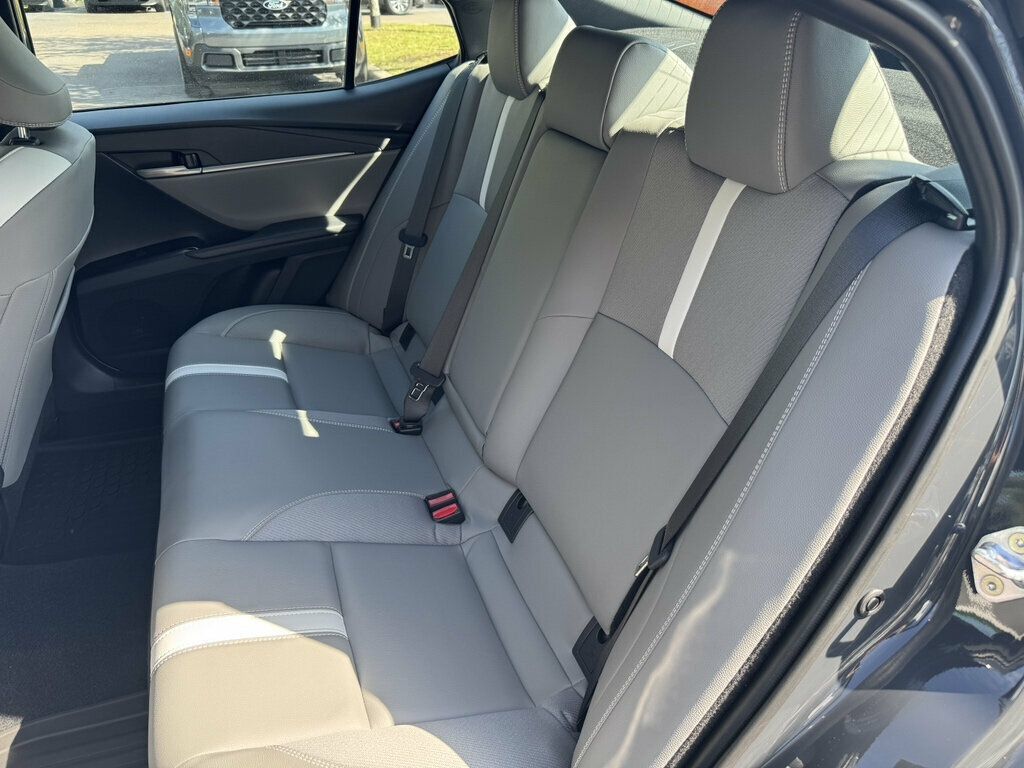 Used 2026 Toyota Camry SE FWD image 7
