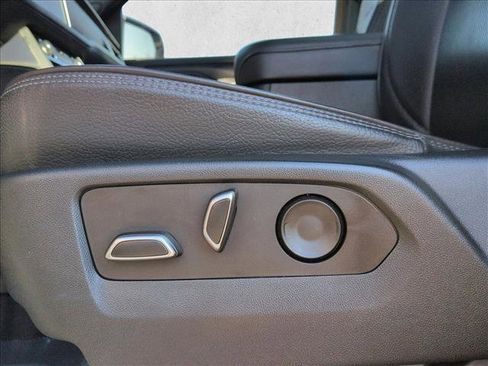 Used 2023 GMC Yukon XL Denali AWD/4WD image 6