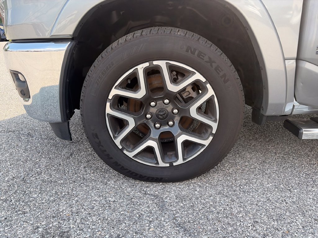 Used 2025 RAM 1500 Laramie AWD/4WD image 27