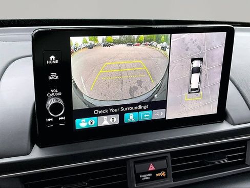 Used 2025 Honda Pilot Elite image 13