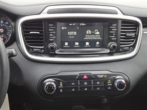 Used 2019 Kia Sorento L image 26