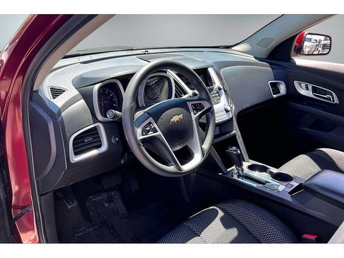 Used 2017 Chevrolet Equinox LT AWD/4WD image 16