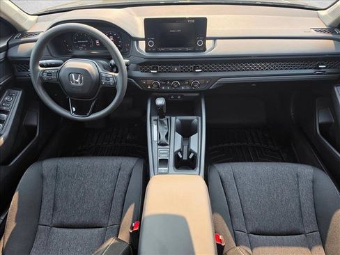 Used 2025 Honda Accord SE image 13