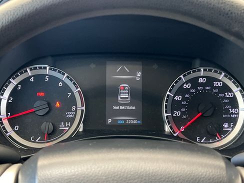 Used 2022 Toyota Highlander L AWD/4WD image 29