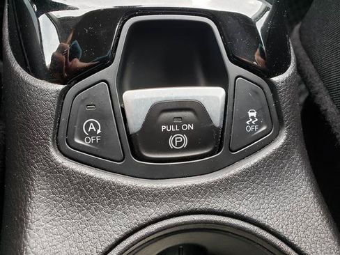 Used 2018 Jeep Compass Latitude w/ Popular Equipment Group FWD image 20