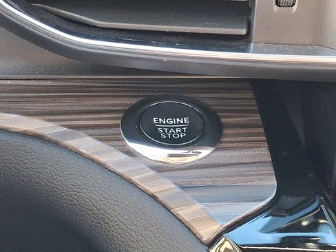 Certified 2022 Ford Explorer Limited w/ Limited Technology Package image 25