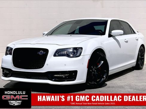 Used 2023 Chrysler 300 C RWD image 1