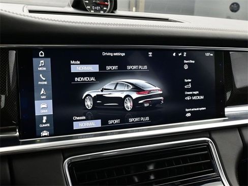 Used 2017 Porsche Panamera Turbo image 10