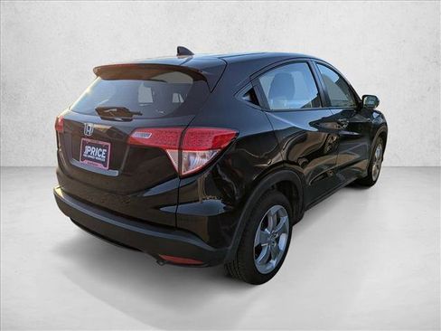 Used 2017 Honda HR-V LX image 4