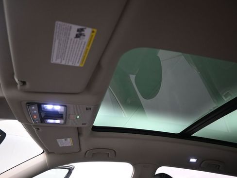 Used 2025 Volkswagen Atlas SEL image 17