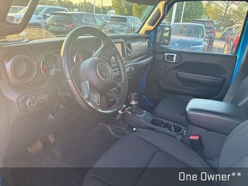 Used 2022 Jeep Gladiator Sport image 11