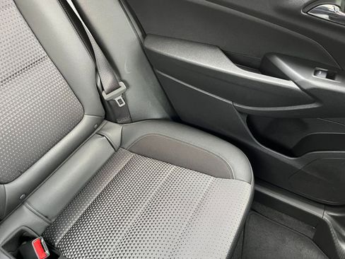 Used 2025 Chevrolet Trax LT w/ LT Convenience Package image 35