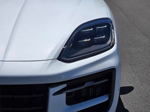 Certified 2026 Porsche Cayenne GTS AWD/4WD image 13