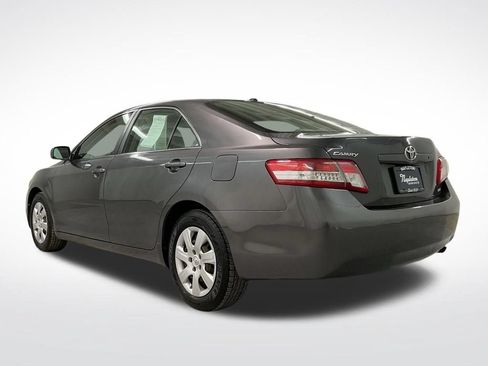 Used 2011 Toyota Camry LE FWD image 2